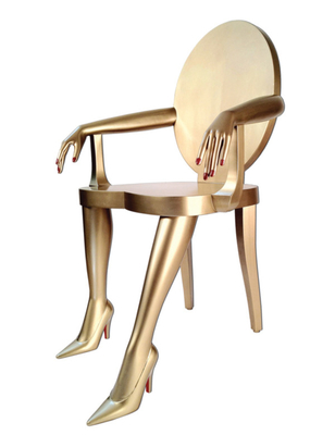 China Goldener Titi-Fiberglas-Sessel mit einer Blatt-Endhand des strahlenden Golds geschnitzt fournisseur