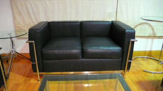 China 2 modernes klassisches Sofa-echtes Leder-im amerikanischen Stil Schwarzes der Sitz fournisseur